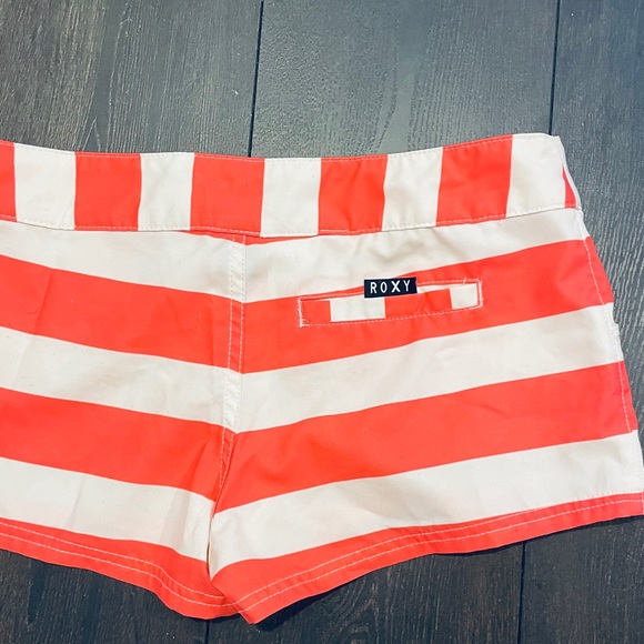 Roxy Striped Beach Shorts - Picture 9 of 10